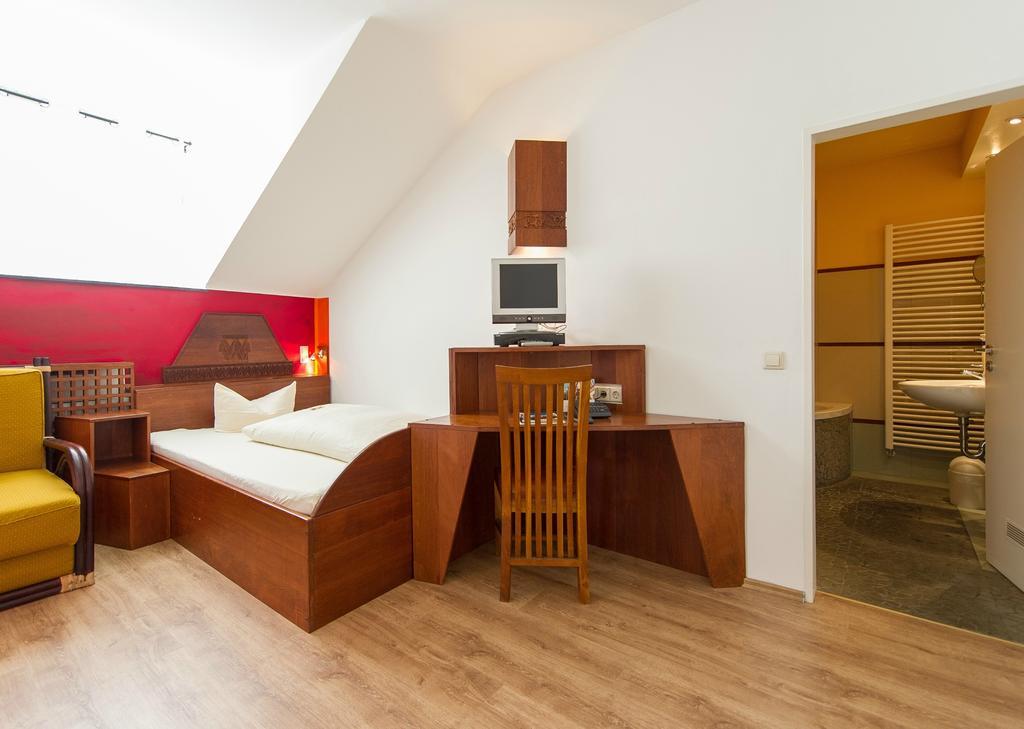 Hotel Monpti Heidelberg Room photo